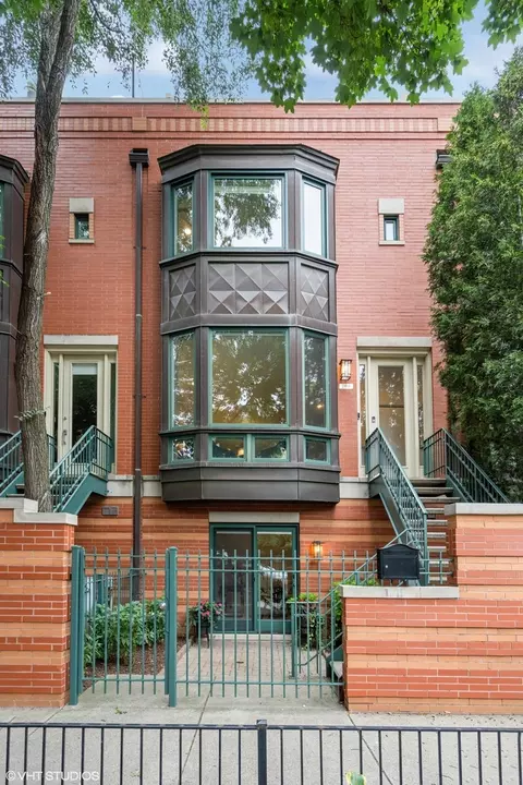 2808 N Seminary Ave, Chicago, IL 60657