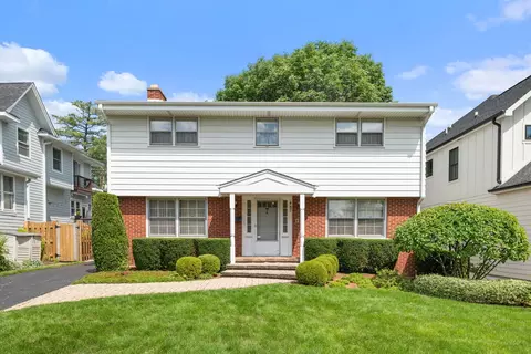 447 S Arlington Ave, Elmhurst, IL 60126