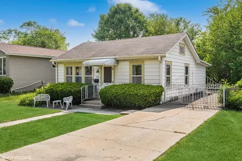 108 N Wisconsin Ave, Villa Park, IL 60181