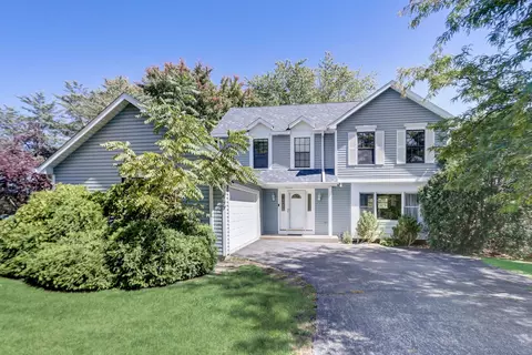 609 Federal Pkwy, Lindenhurst, IL 60046