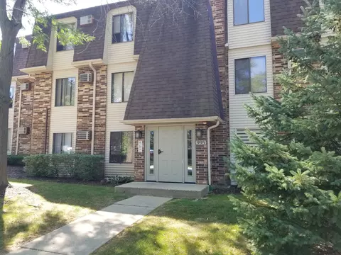 995 S Court Of Shorewood #2B, Vernon Hills, IL 60061