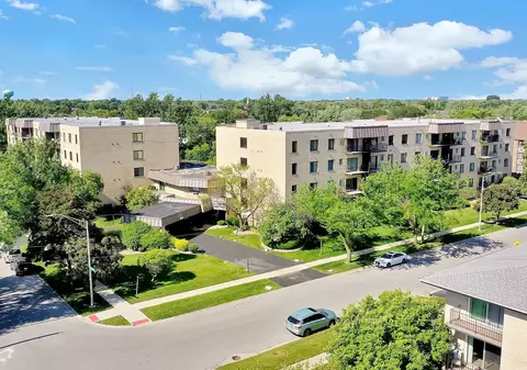 5840 W 104th St #115, Oak Lawn, IL 60453