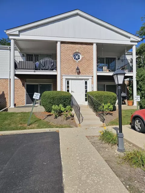969 Golf Course Rd #969, Crystal Lake, IL 60014