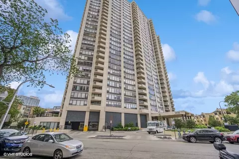3930 N Pine Grove Ave #2804, Chicago, IL 60613