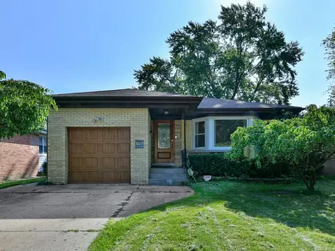 8223 N Kostner Ave, Skokie, IL 60076