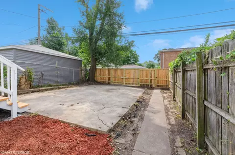 2009 E 93rd St, Chicago, IL 60617 photo 24