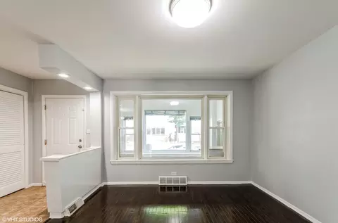 2009 E 93rd St, Chicago, IL 60617 photo 3