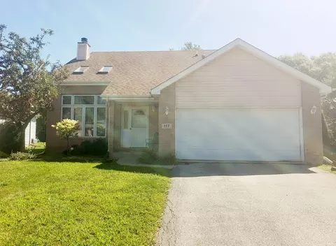 117 Lake Hill Dr, Steger, IL 60475