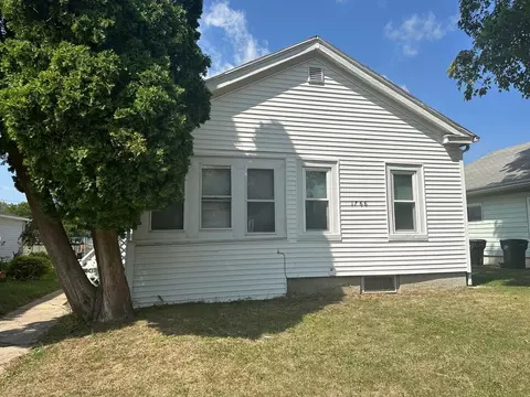 1766 Porter Ave, Beloit, WI 53511