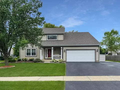 1281 Mayfair Ln, Grayslake, IL 60030