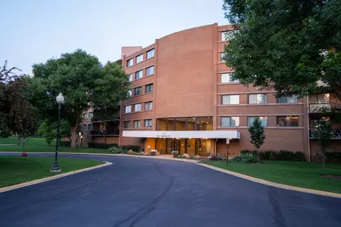 15 Bar Harbour Rd #4K, Schaumburg, IL 60193