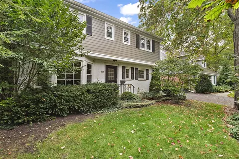 717 E Center Ave, Lake Bluff, IL 60044 photo 3