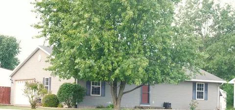 107 S 4th St, Tolono, IL 61880
