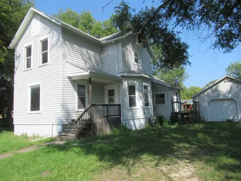 505 N 4th St, Cornell, IL 61319 photo 2