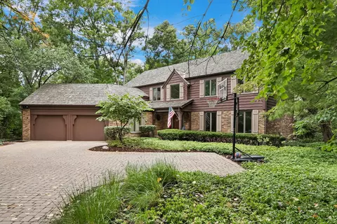 230 Pembroke Dr, Lake Forest, IL 60045