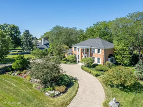 80 Baybrook Ln, Oak Brook, IL 60523