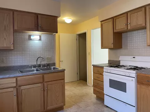130 E Northwest Hwy #E, Des Plaines, IL 60016 photo 5