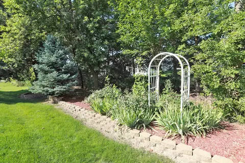 792 Red Barn Ln, Elgin, IL 60124 photo 26