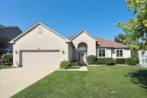 792 Red Barn Ln, Elgin, IL 60124 photo 1