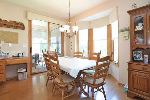 792 Red Barn Ln, Elgin, IL 60124 photo 8