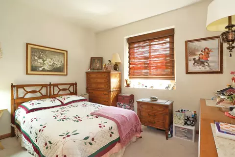 792 Red Barn Ln, Elgin, IL 60124 photo 16