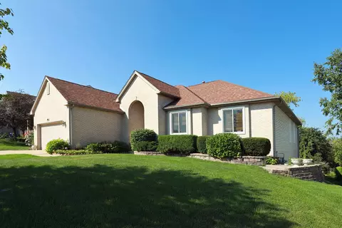 792 Red Barn Ln, Elgin, IL 60124 photo 2