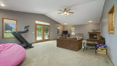 323 E 3rd St, Byron, IL 61010 photo 14