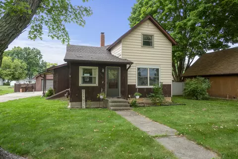 323 E 3rd St, Byron, IL 61010