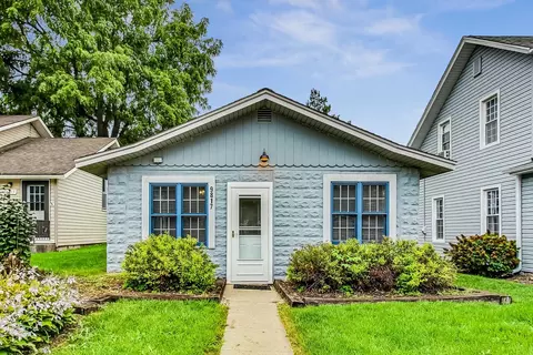 9817 Main St, Hebron, IL 60034 photo 2