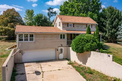 9214 N Adeline Rd, Leaf River, IL 61047