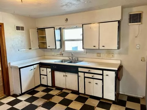 347 S Curtis Ave, Kankakee, IL 60901 photo 5