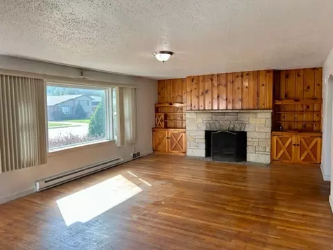 347 S Curtis Ave, Kankakee, IL 60901 photo 2