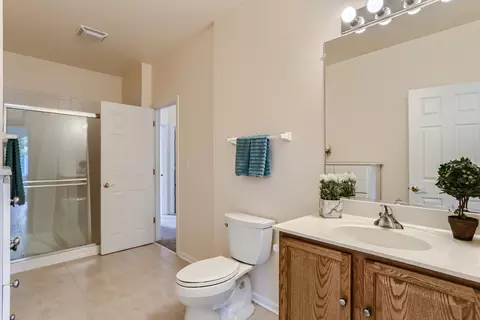1300 Mallard Ln, Hoffman Estates, IL 60192 photo 2