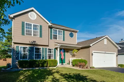 1879 E Ivy Cir, Lindenhurst, IL 60046