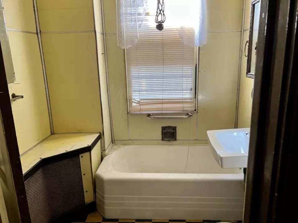  2326 W Belden Ave, Chicago, IL 60647 photo 21