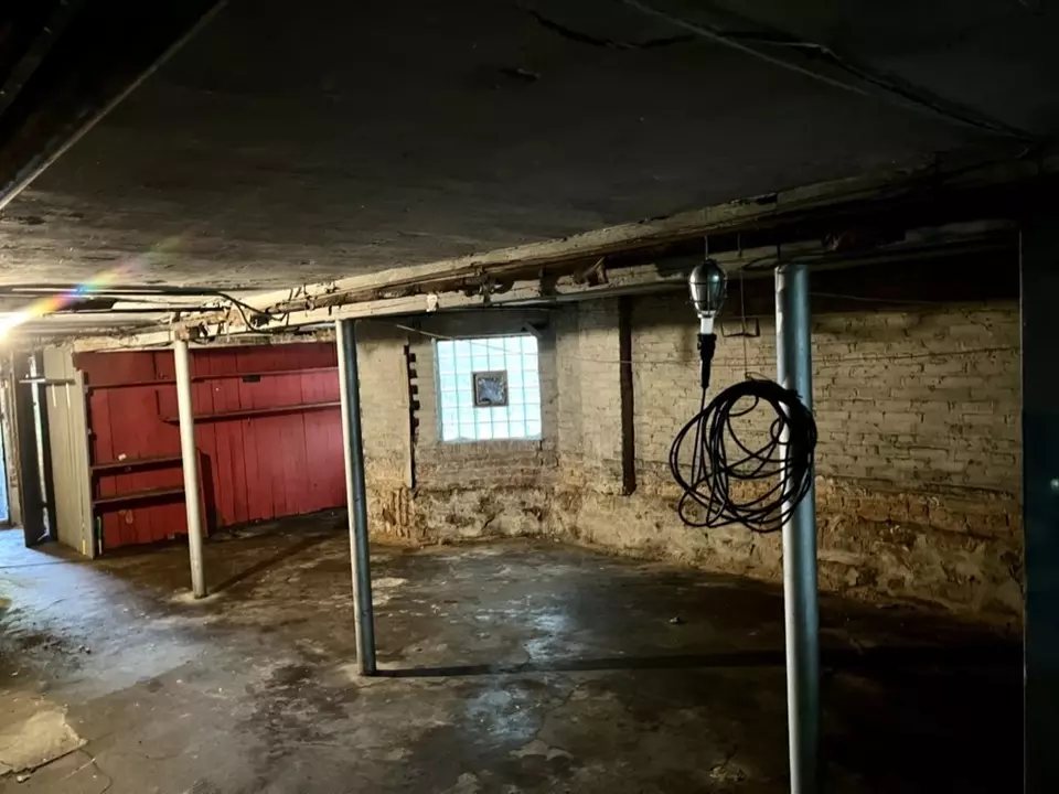  2326 W Belden Ave, Chicago, IL 60647 photo 32