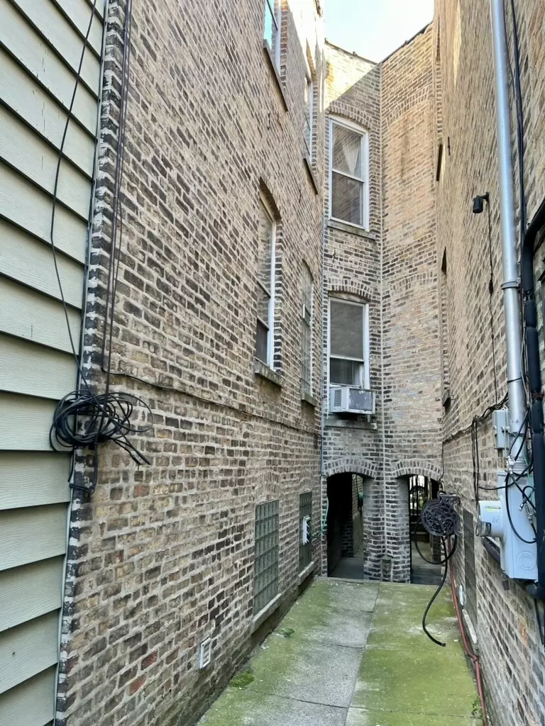  2326 W Belden Ave, Chicago, IL 60647 photo 34
