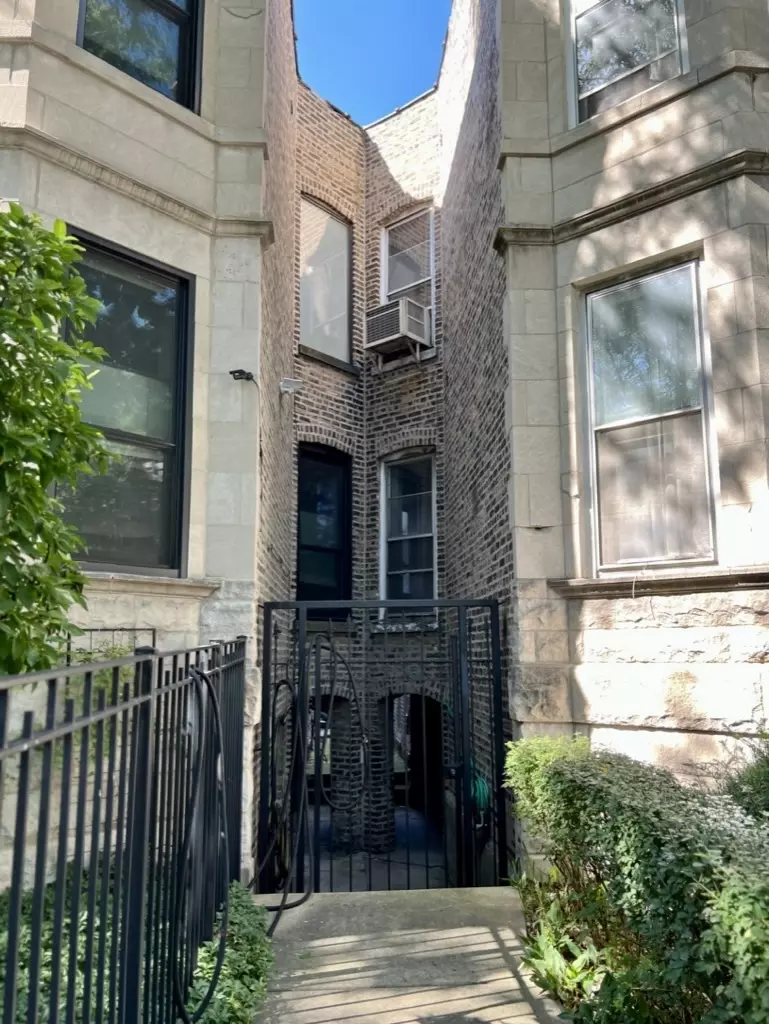  2326 W Belden Ave, Chicago, IL 60647 photo 33