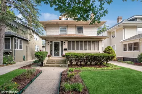 122 4th St, Wilmette, IL 60091