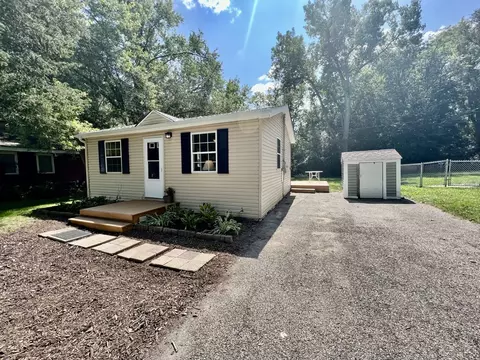 8205 Wonder View Dr, Wonder Lake, IL 60097