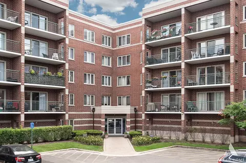 6401 W Berteau Ave #311, Chicago, IL 60634