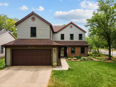 1033 Commonwealth Ct, Bolingbrook, IL 60440