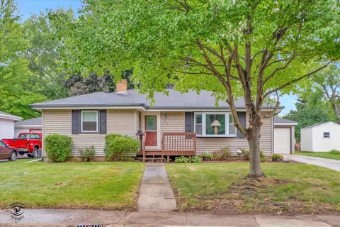 495 Ida Ln, Bradley, IL 60915