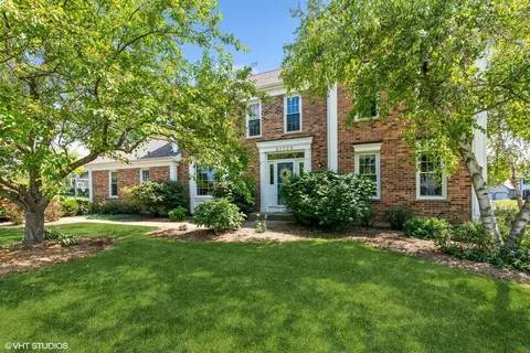 21735 N Mayfield Ln, Deer Park, IL 60010