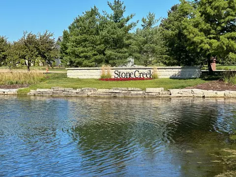 2721 Castlerock Dr, Urbana, IL 61802