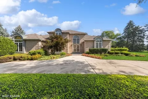 14 Kimberley Cir, Oak Brook, IL 60523