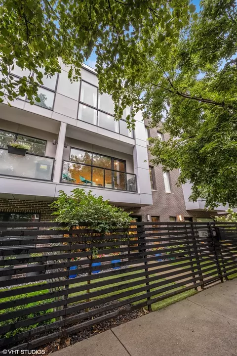 1725 N Winnebago Ave, Chicago, IL 60647