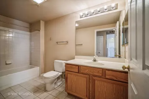 660 Mill Cir #105, Wheeling, IL 60090 photo 8