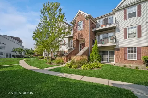 660 Mill Cir #105, Wheeling, IL 60090