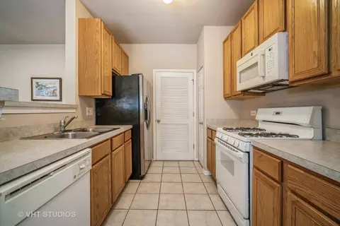 660 Mill Cir #105, Wheeling, IL 60090 photo 5
